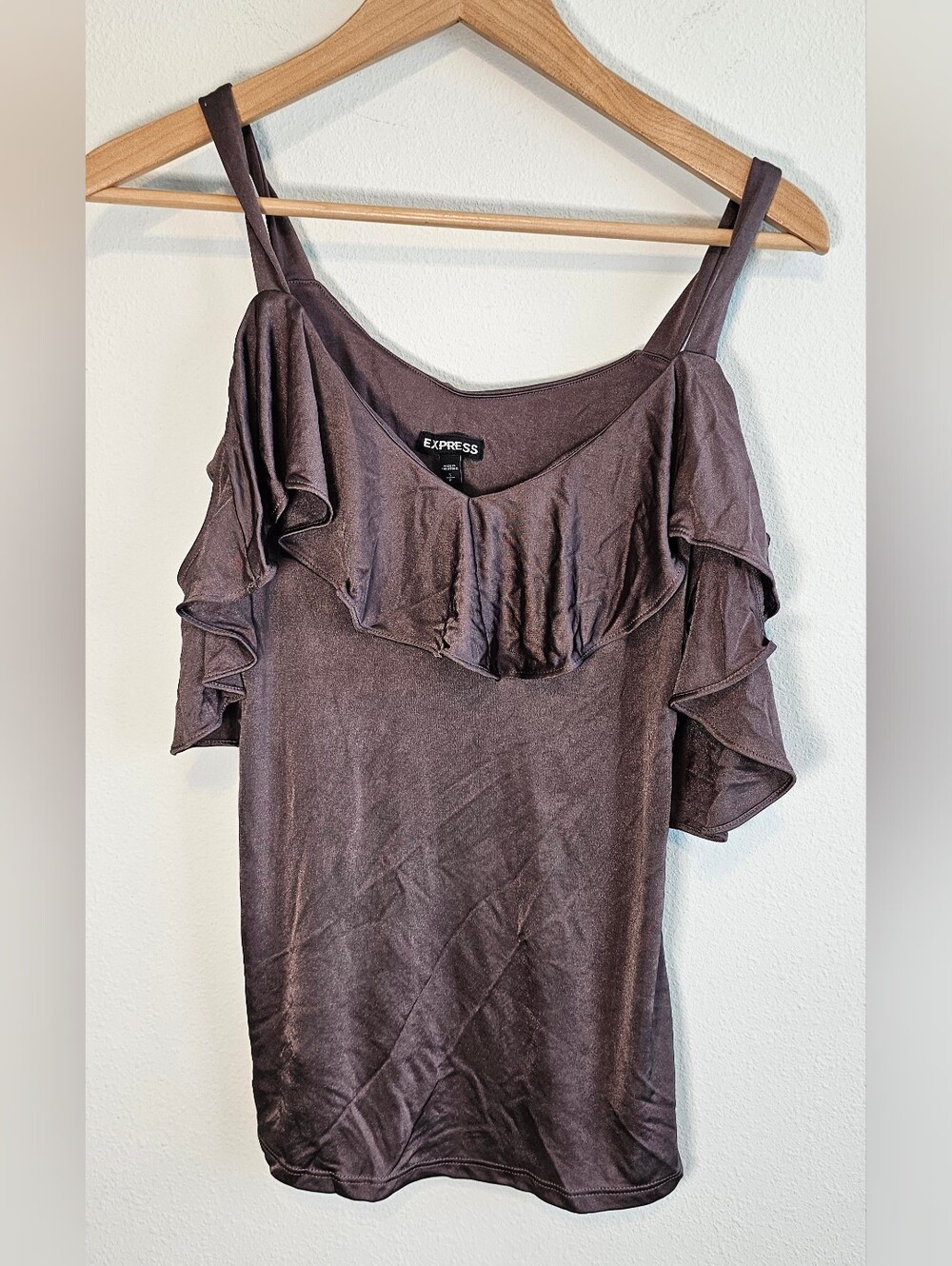 [3 Items For $20 In Bundle*] NWT Express Brown Ruffle Cold-Shoulder Top Small